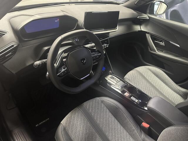 Peugeot e-2008 EV Allure 54 kWh | Climate control | Apple Carplay/Android Auto | Long Range!