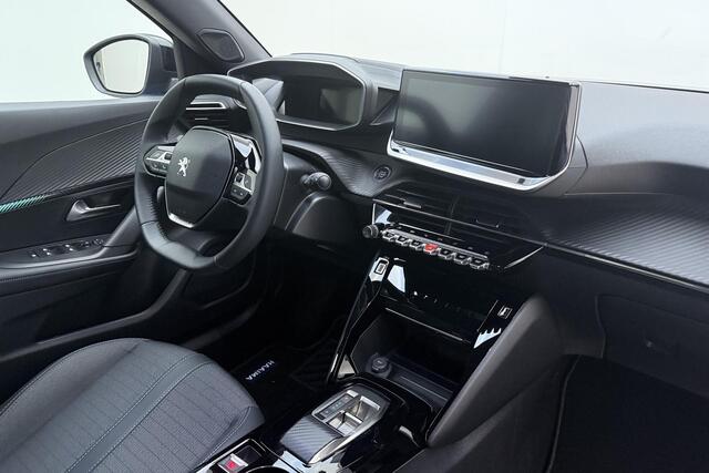 Peugeot e-2008 EV Allure Pack 50 kWh | Achteruitrijcamera | Lichtmetalen velgen | Navigatie | Apple Carplay/Android Auto |