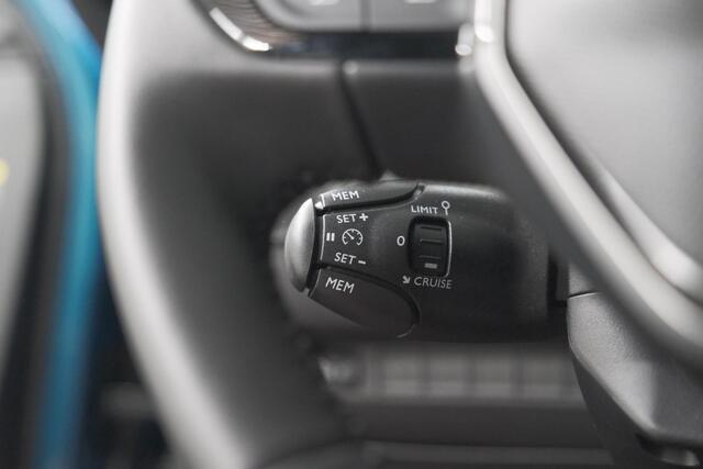 Peugeot e-2008 EV Allure 54 kWh | SOH 97,7% | 11 KW Lader | Apple Carplay | Parkeersensoren