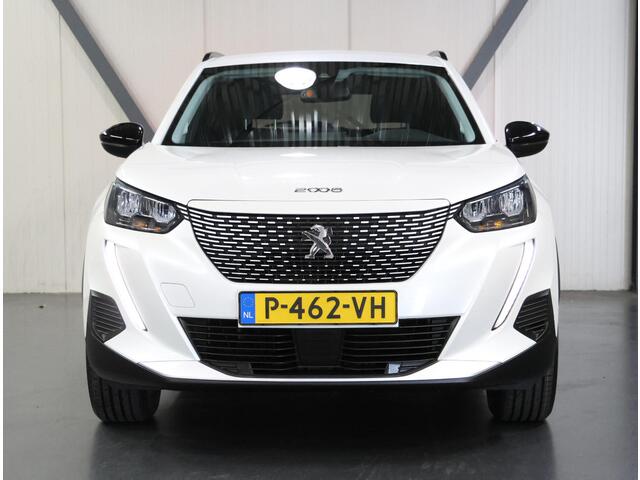 Peugeot e-2008 EV Allure 50 kWh 136PK | 1ste eigenaar | AppleCarPlay/AndroidAuto | Climate Control | Cruise Control | Keyless | FULL LED | LMV | Parkeersensoren | Privacy Glass | Isofix | Trekhaak |