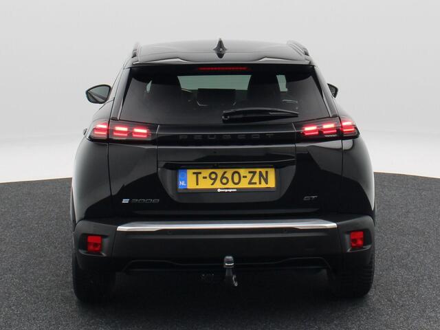 Peugeot e-2008 EV GT 54 kWh 156 Pk | Nieuw Model | Adaptive Cruise | 360 Camera | Trekhaak | Navigatie | CarPlay | Warmtepomp | Full LED | 17 Inch | 48.726 Km !!