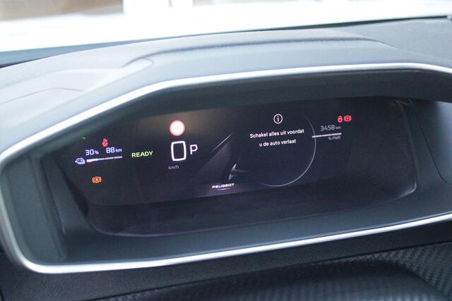 Peugeot e-2008 EV GT PACK 156PK 54 kWh | PANORAMISCH SCHUIF/KANTEL DAK | ALCANTARA EXECUTIVE INTERIOR INCL. VERWARMBARE VOORSTOELEN EN ELEKTRISCH VERSTELBARE BESTUURDERSSTOEL MET MASSAGE FUNCTIE | 18" LICHTMETALEN VELGEN "EVISSA" | VISION NAVIGATION & DRIVE ASSIST PLUS