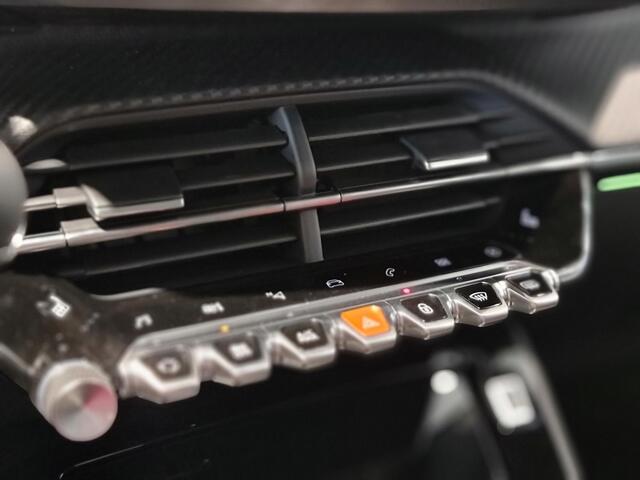 Peugeot e-2008 EV GT Pack 50 kWh | Apple carplay | Pano.dak | Stoelverwarming | Navigatie | LED-verlichting | 1e Eigenaar | Dealeronderhouden |