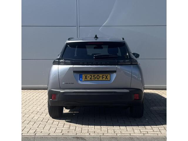 Peugeot e-2008 EV Allure 54 kWh | Keyless Entry & Start | Camera | Navigatie