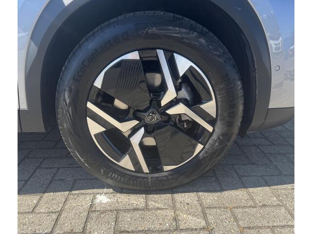 Peugeot e-2008 EV Allure 54 kWh | Keyless Entry & Start | Camera | Navigatie