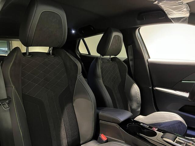 Peugeot e-2008 EV GT 50 kWh Climate Control | Elek. Verstelbare Stoelen + Geheugen & Verwarming | Full Map Navigatie | Apple Carplay / Android Auto | Camera | Parkeersensoren | Bekleding Half Leder / Alcantara