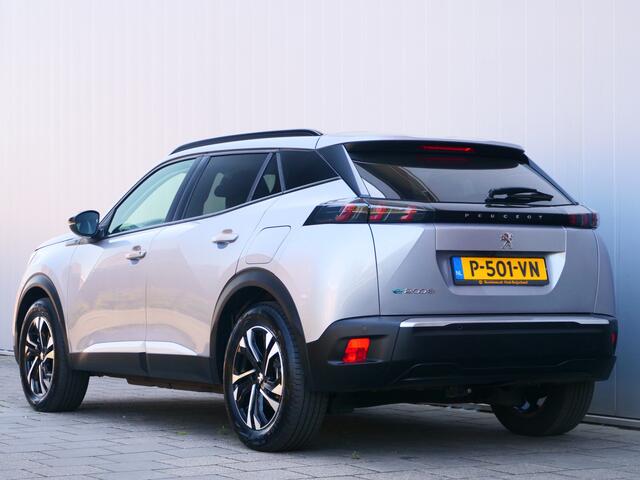 Peugeot e-2008 EV Allure Pack 50 kWh 136 Pk Automaat Navi / DAB / Apple Carplay / Camera / Trekhaak / SOH 94 %