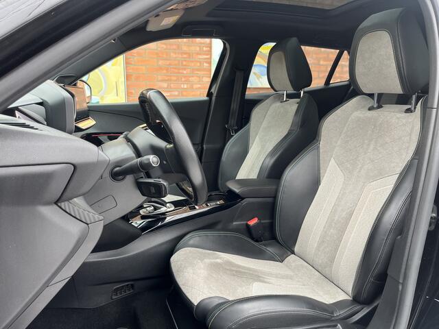 Peugeot e-2008 EV GT Pack 50 kWh | Schuifdak | Stoelverarming | Keyless | Adaptive Cruise Control | Carplay/Android Auto |