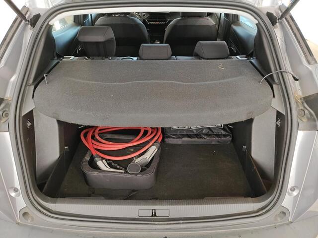 Peugeot e-2008 EV ACTIVE PACK 50 kWh (91% SOH) I AUTOMAAT I APPLE CARPLAY I CLIMATE CONTROL I CRUISE CONTROL