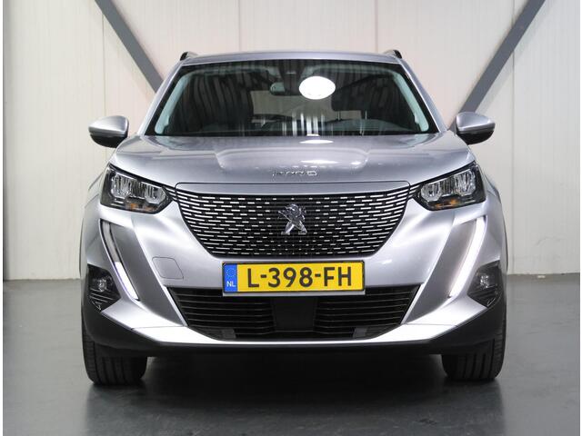 Peugeot e-2008 EV Blue Lease Allure 50 kWh 136PK | 1ste eigenaar | AppleCarPlay/AndroidAuto | Climate Control | Adaptive Cruise Control | Camera | Keyless | FULL LED | LMV | Parkeersensoren | Privacy Glass | Isofix | DAB Radio |