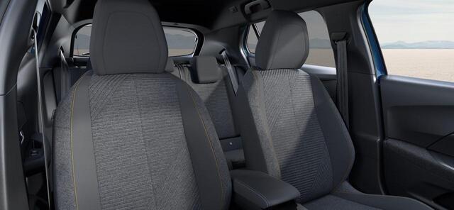 Peugeot e-2008 EV Business 54 kWh | NIEUWE VOORRAAD | 156PK | AUTOMAAT | 406KM WTLP | Camera Achter | Draadloos Appel Carplay & Android Auto |