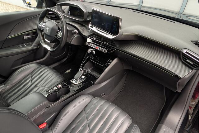 Peugeot e-2008 EV GT 50kWh 3-Fase SOH 90% Panorama Leer
