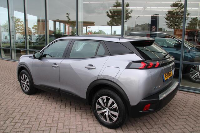 Peugeot e-2008 EV Active 50 kWh Automaat Airco Cruise Carplay 32.840km dealer onderhouden