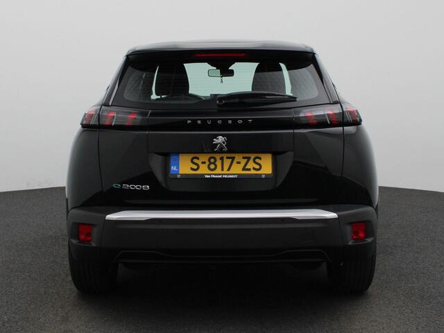 Peugeot e-2008 EV Active Pack 50 kWh | Parkeersensoren | Climate control | Apple Carplay/Android Auto