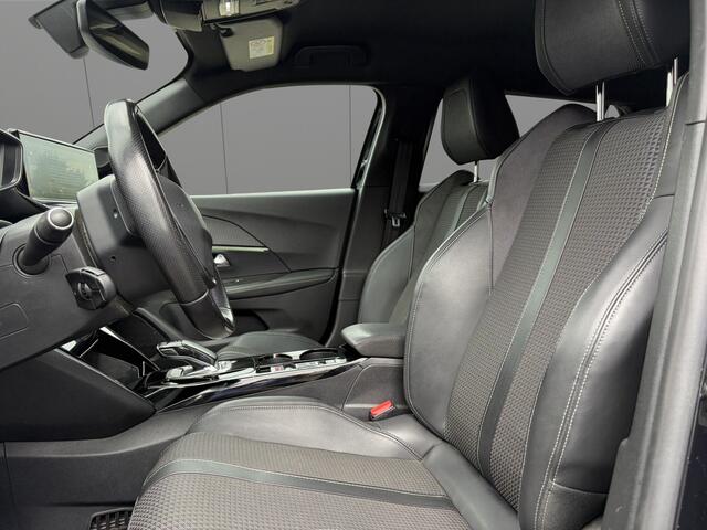 Peugeot e-2008 EV GT 50 kWh 3 fase lader | Stoelverwarming | 3D dashboard | Camera | Navi