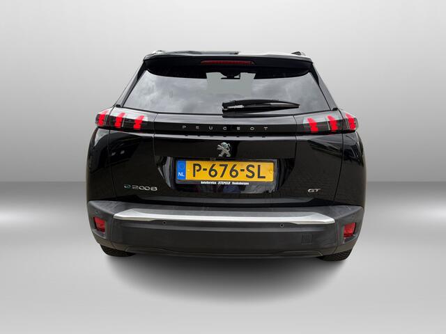 Peugeot e-2008 EV GT 50 kWh 3 fase lader | Stoelverwarming | 3D dashboard | Camera | Navi