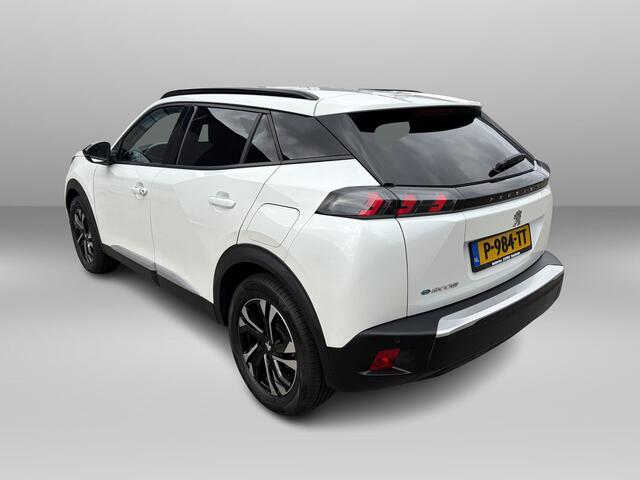 Peugeot e-2008 EV Allure Pack 50 kWh Camera | Dynamic cruise control | Apple/Adroid | Navi
