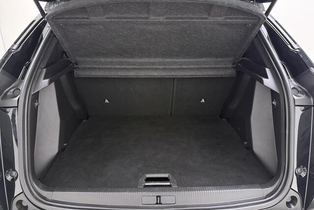 Peugeot e-2008 EV GT 50 kWh BTW auto! l Camera l Keyless l LED l DAB l Bluetooth l Apple Carplay & Android Auto l ACC l Climate Control l Navigatie Full-Map l Lichtmetalen Velgen1