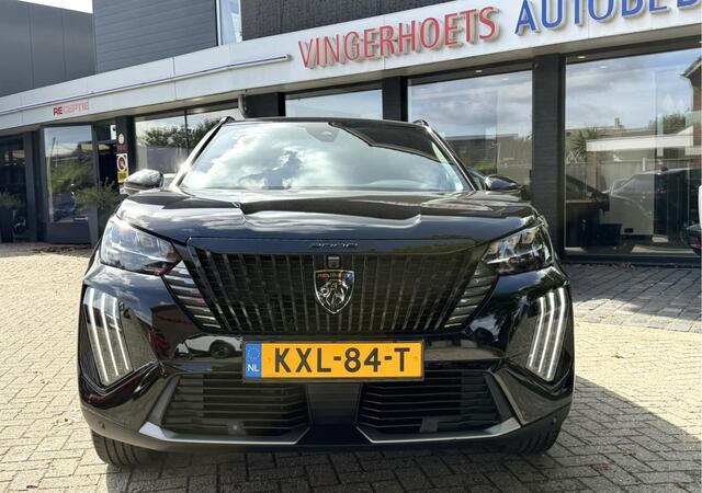 Peugeot e-2008 Elektrisch 100 %. * Zwart * GT * Navigatie * Voor en Achter Camera * Keyless Entry & Start Button * Adaptive Cruise Control * Dodehoekbewaking * Inclusief Eco Coach * Vingerhoets; Vierde Generatie Eersteklas Service. Al meer dan 100 jaar een begrip in de Brabantse Kempen