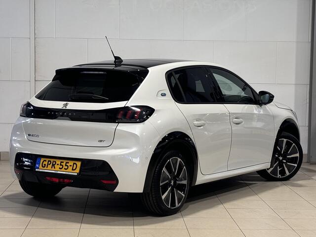 Peugeot e-208 5-deurs GT EV 3-FASEN 50kWh 136pk AUTOMAAT | PANODAK | NAVI | STOELVERW. | CAMERA | DODEHOEKBEW. | BLACK DIAMOND | DAB+ | LM-VELGEN 17" |
