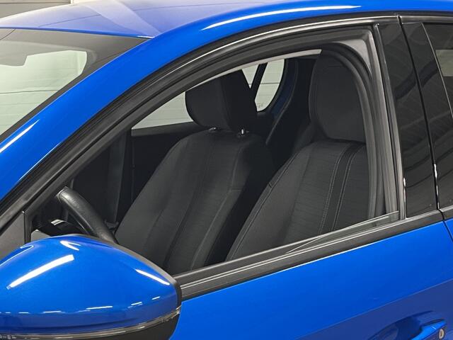 Peugeot e-208 EV Allure 50 kWh Automaat | Keyless Entry | Verwarmde voorstoelen | Navigatie