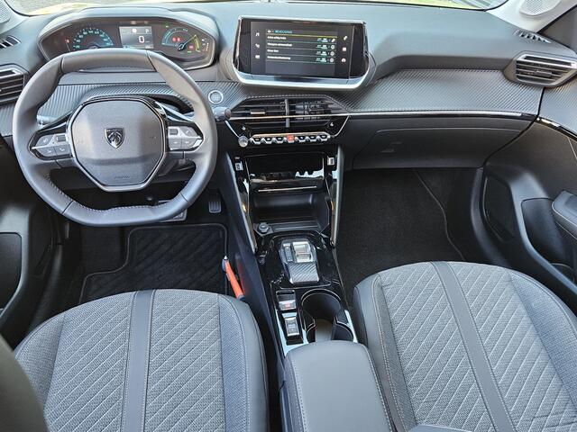 Peugeot e-208 EV Style 50 kWh 3-Fase | Nieuw Model | Navigatie | Keyless Entry en Start | Parkeersensoren | Apple Carplay en Android Auto | Stoelverwarming | Laadkabel Aanwezig.