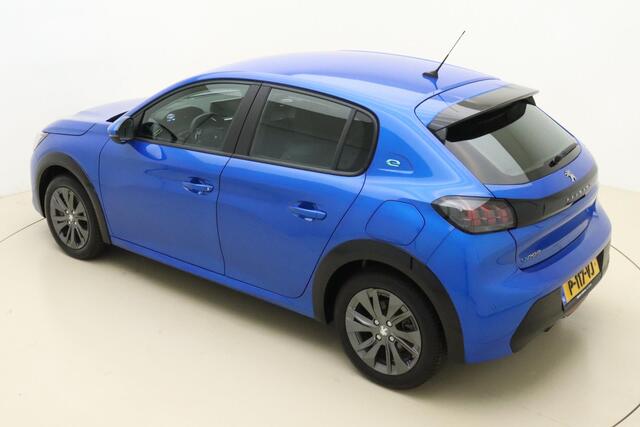 Peugeot e-208 EV Active Pack 50 kWh GRATIS WALLBOX! | 3-Fase | Parkeersensor Achter | Stoelverwarming | Navigatie | Climate Control |