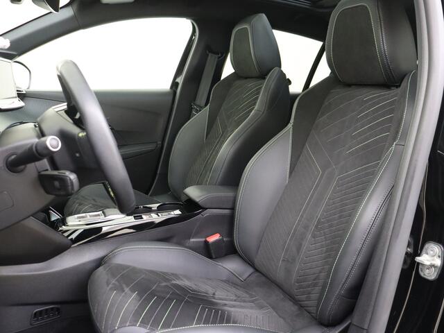 Peugeot e-208 EV GT 51 kWh Panoramadak | Vision Pack | Pack drive assist |