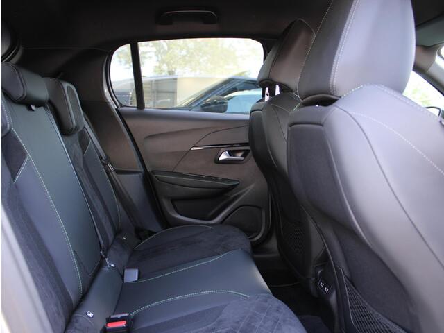 Peugeot e-208 EV GT Pack 50 kWh | Navi / Camera / Climate