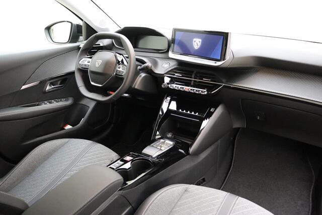Peugeot e-208 EV Allure Avantage 51 kWh | WLTP 432 KM | 3-Fase | Warmtepomp | Adaptief Cruise Control | Dodehoek Detectie | Draadloze Apple Carplay & Android Auto | Navigatie |