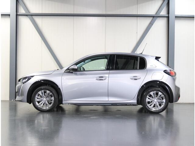 Peugeot e-208 EV Allure Pack 50 kWh 136PK | AppleCarplay/Android Auto | Armsteun | Navigatie | Parkeersensoren | FULL LED | Lederen Stuurwiel | Camera | Climate Control | Cruise Control | LMV | Isofix | Privacy Glass |