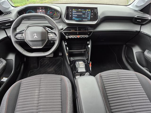 Peugeot e-208 EV Active Pack 50 kWh 3-Fase | Automaat | Navigatie via Apple Carplay of Android Auto | Stoelverwarming | Laadkabel aanwezig bij de auto |