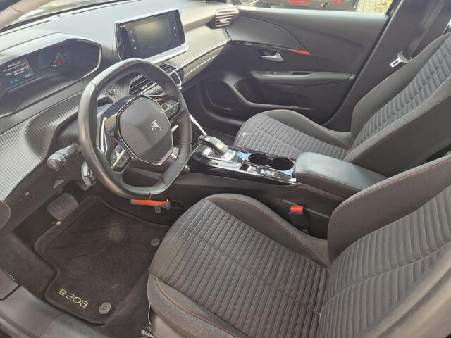 Peugeot e-208 EV Active 50 kWh | Parkeersensoren achter | Climate & Cruise control | Navigatie | Apple Carplay / Android Auto