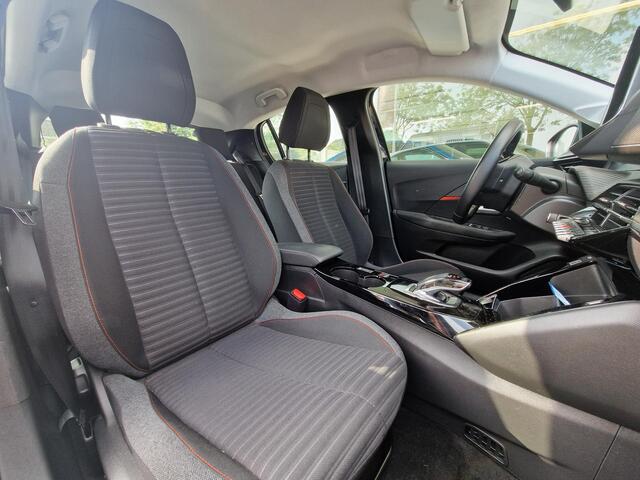 Peugeot e-208 EV Active 50 kWh | Parkeersensoren achter | Climate & Cruise control | Navigatie | Apple Carplay / Android Auto