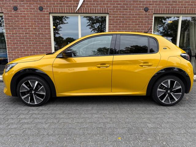 Peugeot e-208 EV GT 350 50 kWh PANODAK / CAMERA / DIGI DASH / STOELVERW. / GRO