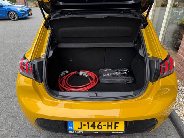 Peugeot e-208 EV GT 350 50 kWh PANODAK / CAMERA / DIGI DASH / STOELVERW. / GRO