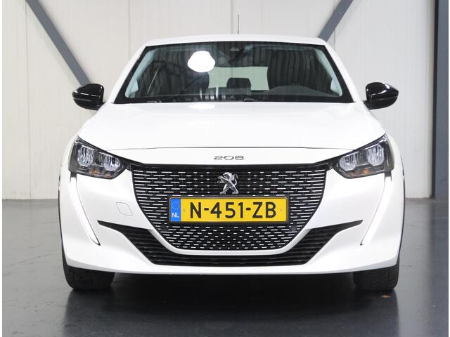 Peugeot e-208 Active Pack 50kWh 136PK | ACCURAPPORT 94%| AppleCarplay/Android Auto | Parkeersensoren | FULL LED | Navigatie | Lederen Stuurwiel | Climate Control | Cruise Control | 16" LMV | Isofix |