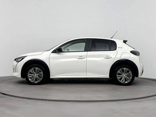 Peugeot e-208 Style 50kWh 136PK | 1ste eigenaar | Fase 3 | Accurapport 100% | Camera | Navigatie | Climate Control | Cruise Control | AppleCarPlay/Android | AUTOMAAT | LMV |