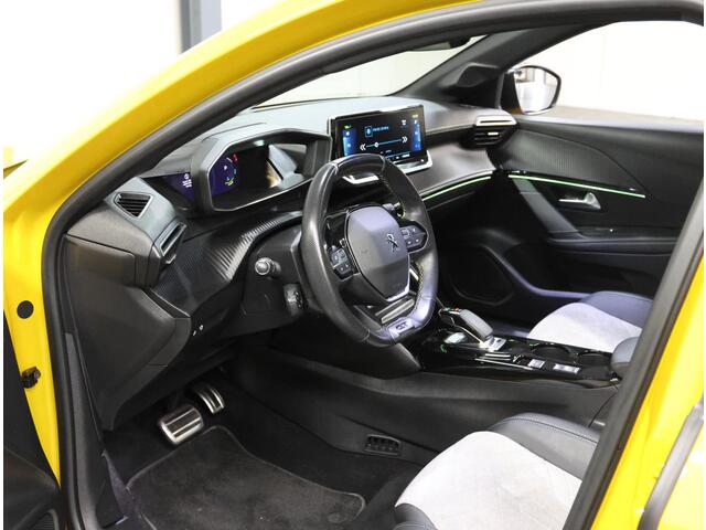 Peugeot e-208 GT 50kWh 136PK | 1ste eigenaar | ACCURAPPORT 100% | LEER/Alcantara | 3 FASE | Glazen dak | Adaptive Cruise Control | Climate Control | Camera | Dodehoekdetectie | Stoelverwarming | FULL LED | Sfeerverlichting | Isofix | Privacy Glass |