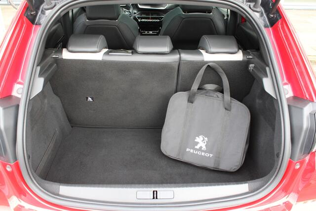 Peugeot e-208 EV GT Pack 50 kWh | Panoramadak | Camera | Keyless | AppleCarplay | Verw. Voorstoelen