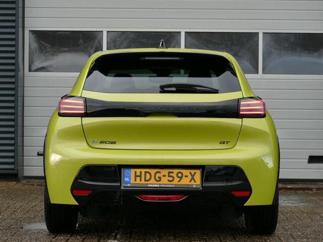 Peugeot e-208 EV GT 51kWh | 423KM WLTP | 17% Bijtelling | AUTOMAAT | Stoelverwarming Met Massage Functie | Adaptive Cruise Control | Parkeer Camera Voor & Achter | Alcantara Bekleding | 17 Inch Lichtmetalen Velgen |