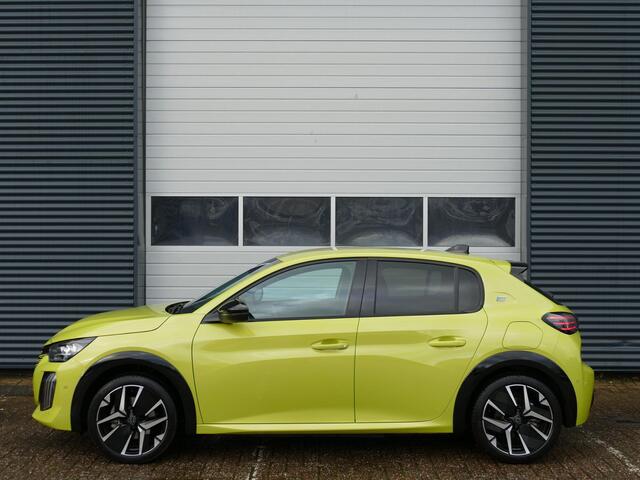 Peugeot e-208 EV GT 51kWh | 423KM WLTP | 17% Bijtelling | AUTOMAAT | Stoelverwarming Met Massage Functie | Adaptive Cruise Control | Parkeer Camera Voor & Achter | Alcantara Bekleding | 17 Inch Lichtmetalen Velgen |