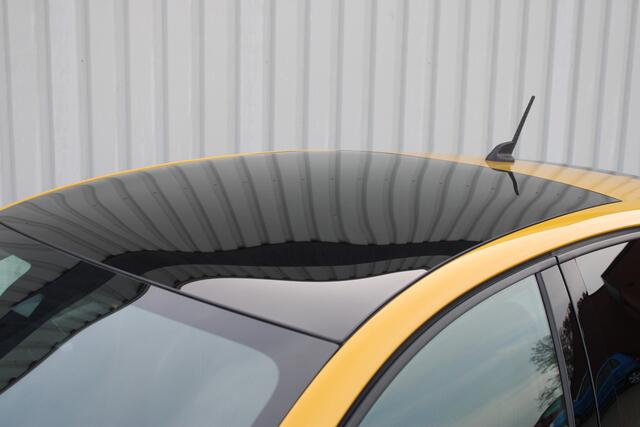 Peugeot e-208 EV GT 350 50 kWh | Incl. 12 maanden garantie | Dealer onderhouden | Cruise control | Climate control | Stoelverwarming | Apple carplay | Navigatie | Panoramadak | DAB radio |