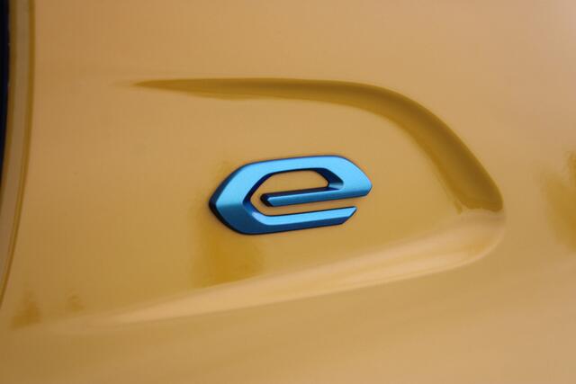 Peugeot e-208 EV GT 350 50 kWh | Incl. 12 maanden garantie | Dealer onderhouden | Cruise control | Climate control | Stoelverwarming | Apple carplay | Navigatie | Panoramadak | DAB radio |