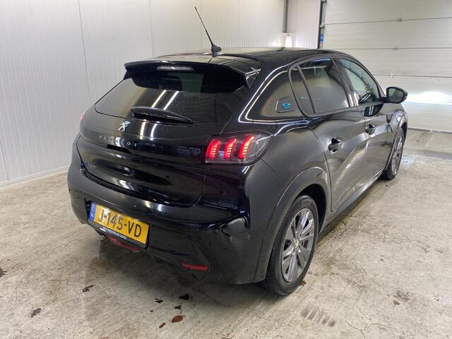 Peugeot e-208 EV Allure 50 kWh Panoramadak Airco ECC Adaptive Cruise Control Full LED Carplay Navi Parkeersensoren + Camera Achter DAB+