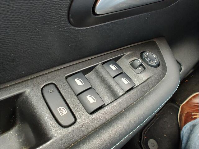 Peugeot e-208 EV ALLURE 50 kWh Navi | Pano | Carplay/Android | Cruise