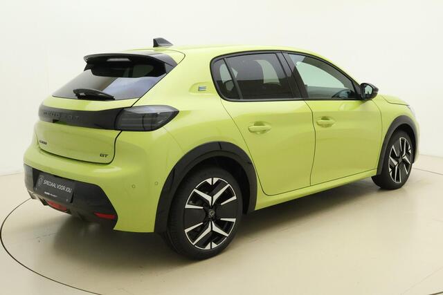 Peugeot e-208 EV GT Avantage 51 kWh 100% Elektrisch | Alcantara Executive Interior | Warmtepomp | Drive Assist Plus Pack | Elektrische verstelbare stoelen | Stoelverwarming | Mirror Screen | Nieuw uit voorraad