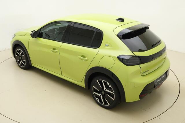 Peugeot e-208 EV GT Avantage 51 kWh 100% Elektrisch | Alcantara Executive Interior | Warmtepomp | Drive Assist Plus Pack | Elektrische verstelbare stoelen | Stoelverwarming | Mirror Screen | Nieuw uit voorraad
