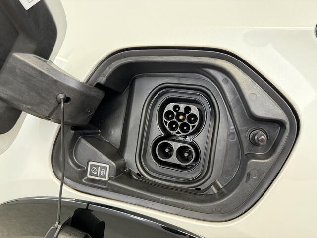 Peugeot e-208 EV GT Pack 50 kWh | SOH 94% | Snelladen | Camera | Virtual | Adap. Cruise | Sfeer | Carplay | Stoelverw. | NAP