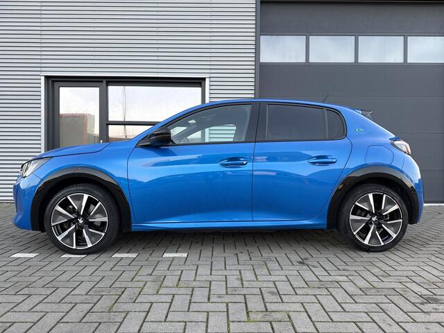 Peugeot e-208 EV GT 350 50 kWh ?SOH 93.2% ?3-Fase ?Full LED ?Stoelverwarming ?Sfeerverlichting ?Navigatie ?Camera ?Half Leder ?Lichtmetaal 17" ?Parkeersensoren